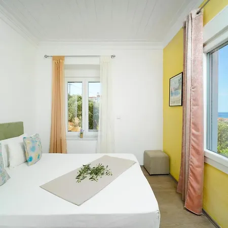 Meji House Skála Kallirákhis